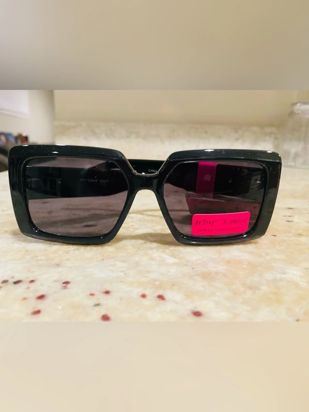 🕶️💗 Betsey Johnson Black Square Sunglasses - NWT